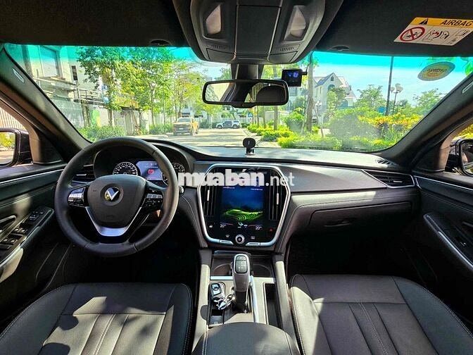 VinFast Lux A Base 2020 Đen 40000 km