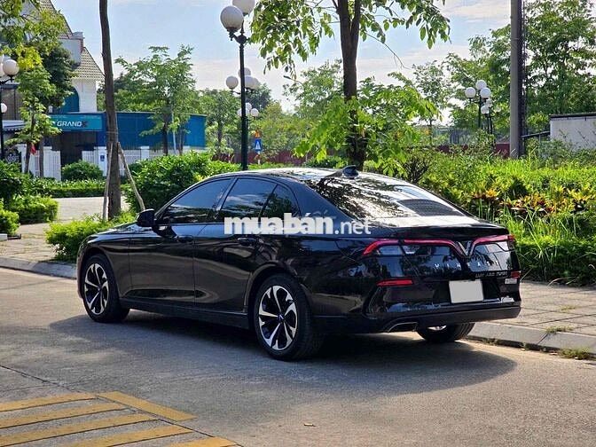 VinFast Lux A Base 2020 Đen 40000 km