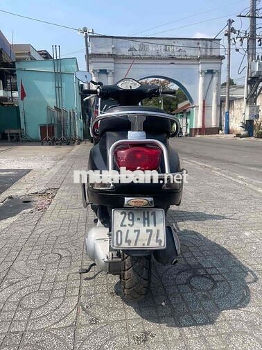Piaggio Vespa LX 125 Đen