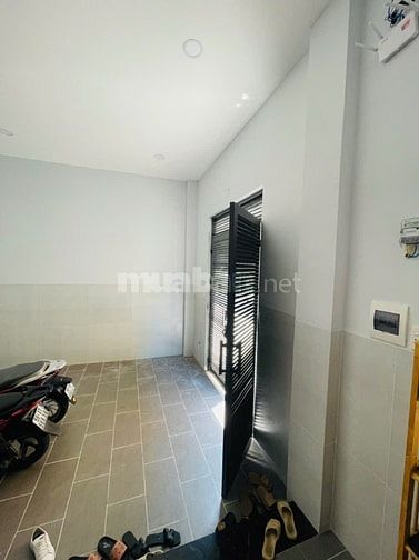 Cho thuê phòng mới xây sẵn máy lạnh tại đường Hoàng Hữu Nam Q.9