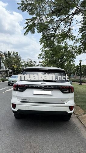 Ford Everest Titanium+ 4x4 2023 40.000 km Trắng