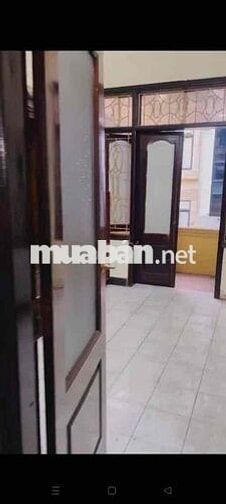 Cho thuê nhà Mặt phố Đội Cấn, Ba Đình. dt 68m - 5,5tầng