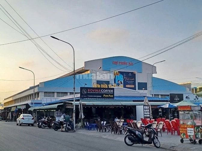 Bán gấp lô đất biệt thự vườn ngay chợ Phước Hải TP HCM, đã xây rào 