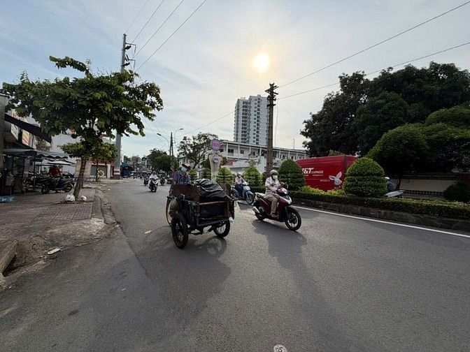 Chính chủ cho Thuê Biệt thự Gía Rẻ 2MT 567 Đường Bình Thới giá 39 triệ