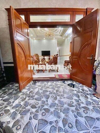 Nhà 2 lầu tuyệt đẹp trục chính KDC Quân Báo