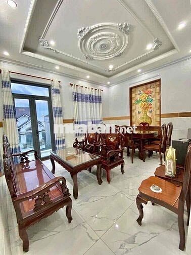 Nhà 2 lầu tuyệt đẹp trục chính KDC Quân Báo