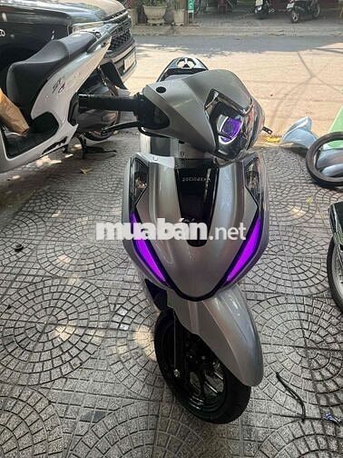 Honda Lead 2025 Bạc