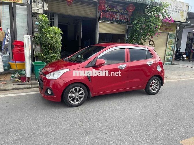 Hyundai i10 Bản đủ Đỏ