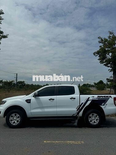 Ford Ranger XLS 2022 4x2 AT Trắng odo 39 vạn
