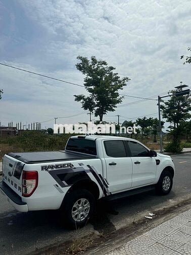 Ford Ranger XLS 2022 4x2 AT Trắng odo 39 vạn
