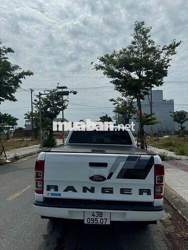 Ford Ranger XLS 2022 4x2 AT Trắng odo 39 vạn