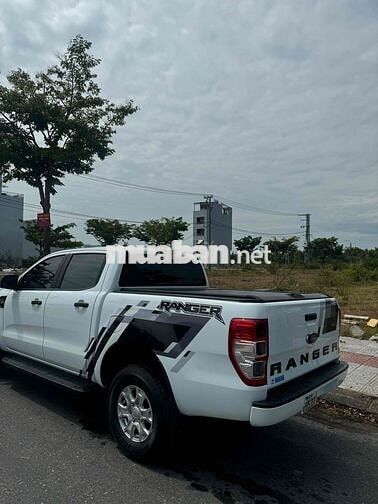 Ford Ranger XLS 2022 4x2 AT Trắng odo 39 vạn