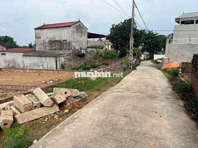 2.4x tỷ 102m full thổ cư 2 mặt tiền rất đẹp, đường thông Nội Bài