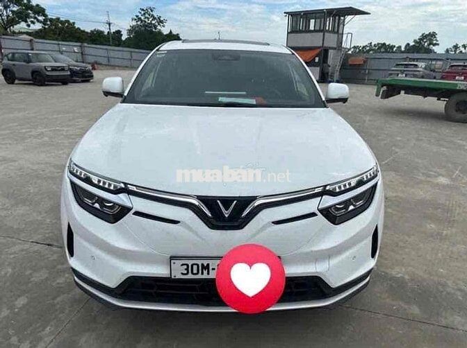 Xe điện VinFast VF8 Plus 2025 Trắng
