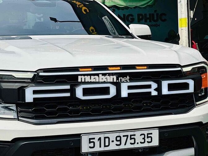Ford Raptor trắng 1 chủ lướt 32.000 model 2025