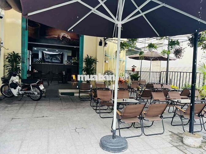 tuyển nhân viên nữ phục vụ