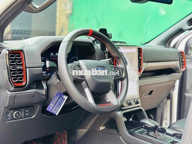Ford Raptor trắng 1 chủ lướt 32.000 model 2025