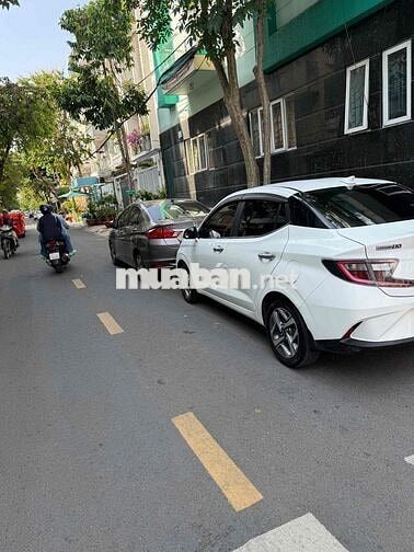 Hyundai Grand i10 fun xe ngay chu