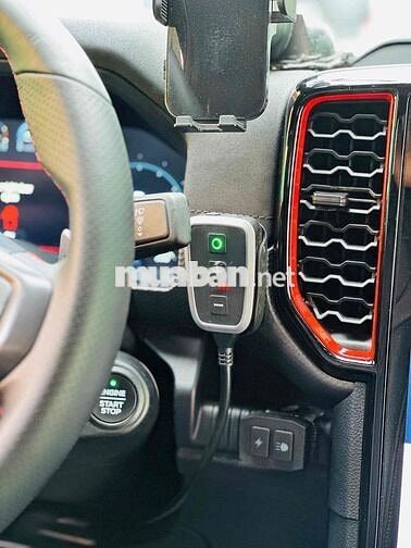 Ford Raptor trắng 1 chủ lướt 32.000 model 2025