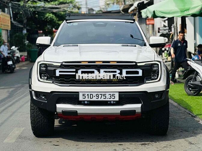 Ford Raptor trắng 1 chủ lướt 32.000 model 2025