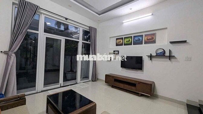 CHO THUÊ NHÀ SÂN VƯỜN 3 TẦNG MT CHẾ LAN VIÊN  Diện tích : 120m   Nhà c