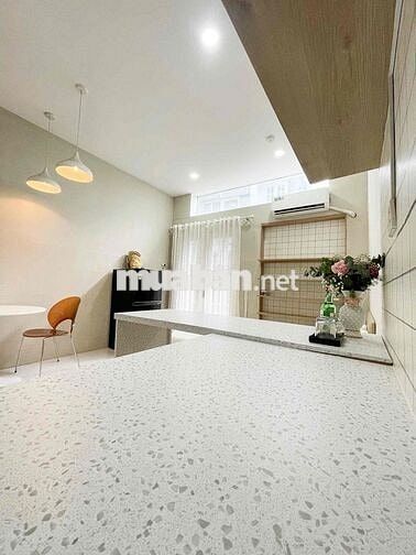 Căn Hộ Full Nội Thất Ban Công Trung Tâm Quận 10 Gần Đại Học Bách Khoa