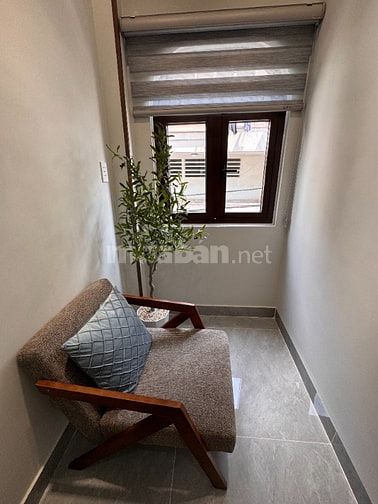 2 lầu, full n.thất, góc 2 mặt tiền, HẺM XE HƠI ĐỔ CỬA LÊ VĂN DUYỆT