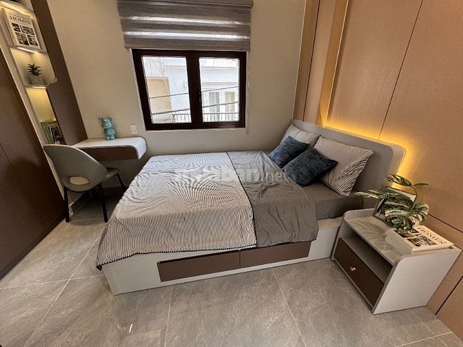 2 lầu, full n.thất, góc 2 mặt tiền, HẺM XE HƠI ĐỔ CỬA LÊ VĂN DUYỆT