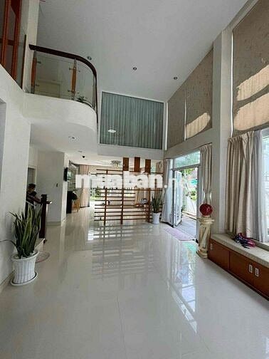 CHO THUÊ BIỆT THỰ FULL NỘI THẤT -5 PHÒNG NGỦ- 50 Triệu