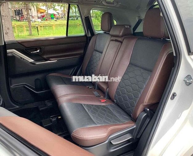 Toyota Innova Cross V 2024 Trắng