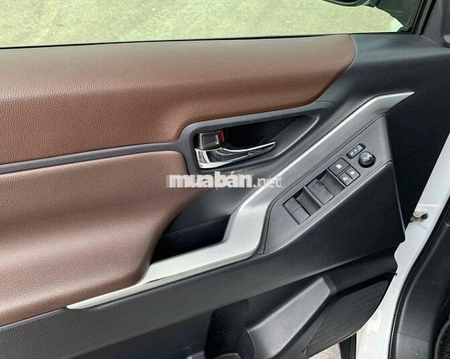 Toyota Innova Cross V 2024 Trắng