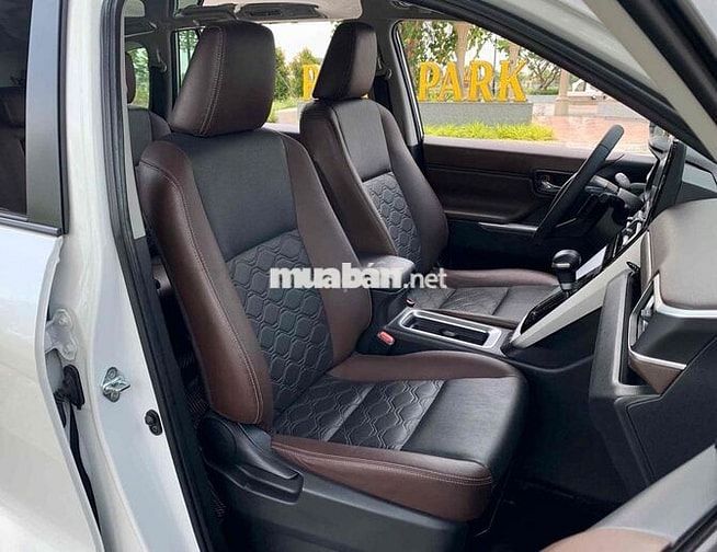 Toyota Innova Cross V 2024 Trắng