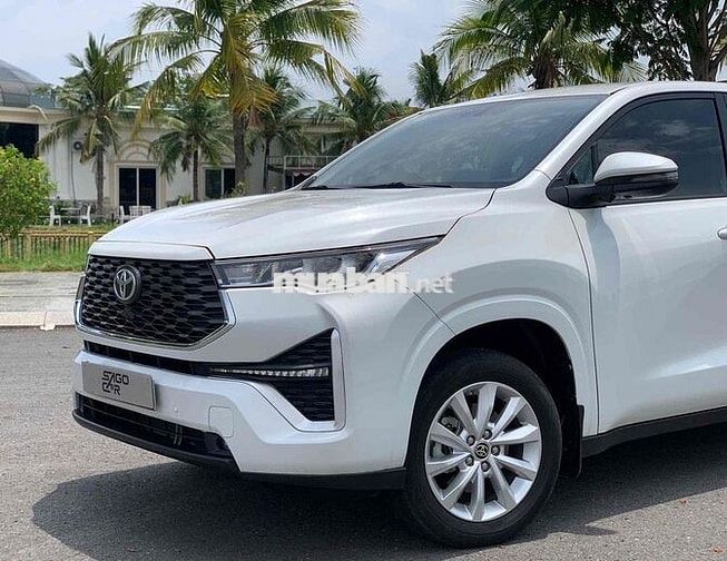 Toyota Innova Cross V 2024 Trắng