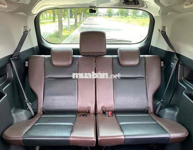 Toyota Innova Cross 2.0V 2024 Trắng