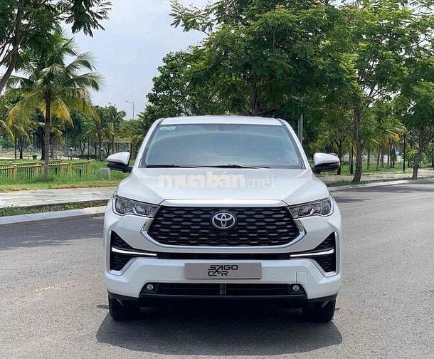 Toyota Innova Cross V 2024 Trắng