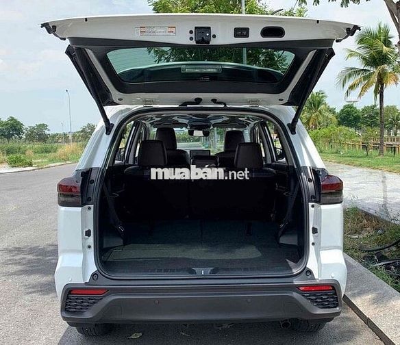 Toyota Innova Cross V 2024 Trắng