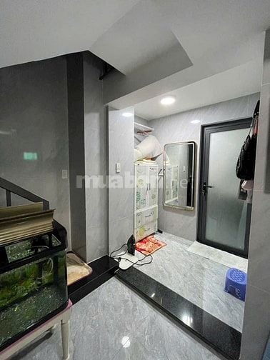 Cho thuê căn hộ tầng trệt chung cư 10 mẫu đường 49 