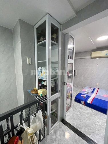 Cho thuê căn hộ tầng trệt chung cư 10 mẫu đường 49 