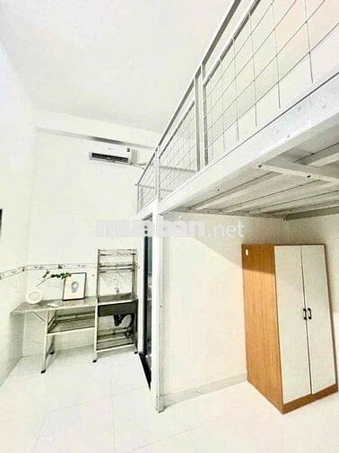 PHÒNG TRỌ CÓ GÁC NGAY NGÃ TƯ GA