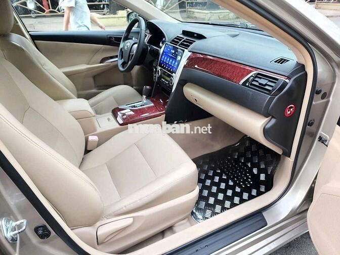 Toyota Camry 2014 2.0E 93000 km Vàng cát