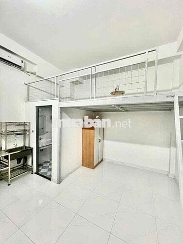 PHÒNG TRỌ CÓ GÁC NGAY NGÃ TƯ GA