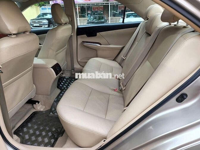 Toyota Camry 2014 2.0E 93000 km Vàng cát