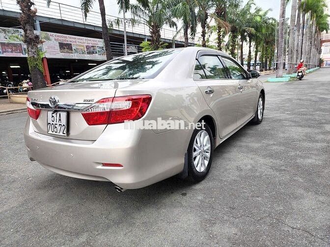 Toyota Camry 2014 2.0E 93000 km Vàng cát