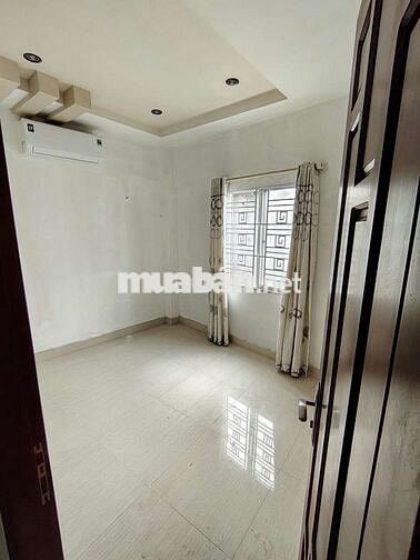 nhà nguyên căn trung tâm phù hợp spa, nail, dạy học