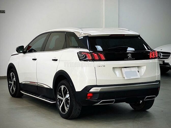 Peugeot 3008 Allure 2022 Trắng 30000 km