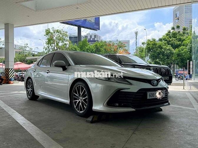 Toyota Camry 2022 2.0Q - Hàng Hiếm 26.600Km