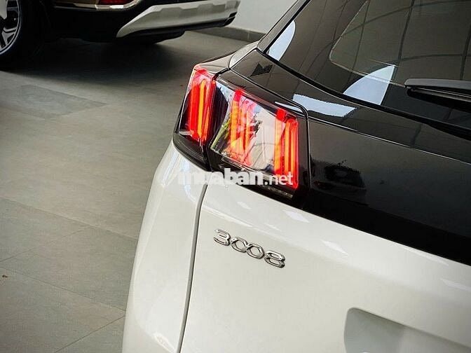 Peugeot 3008 Allure 2022 Trắng 30000 km