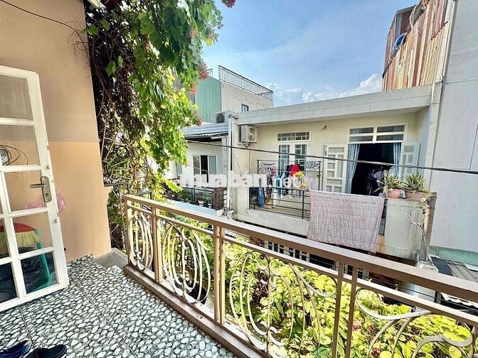 Căn Ban Công 40m2 Cực Chill FullNT Chỉ Tính Điện Nước Ngay Landmark