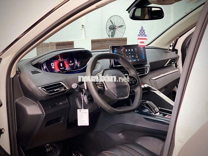 Peugeot 3008 Allure 2022 Trắng 30000 km