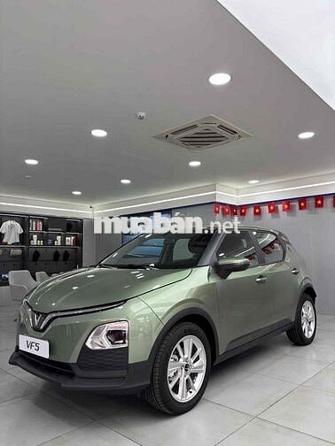 Tặng 1 năm bảo hiểm hoặc 5tr cho VF5 Plus